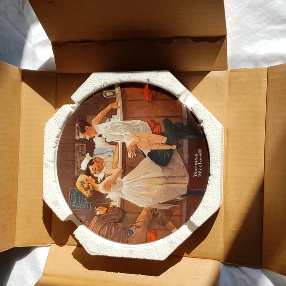 Norman Rockwell Plate "After The Prom" - Picture 4 of 5